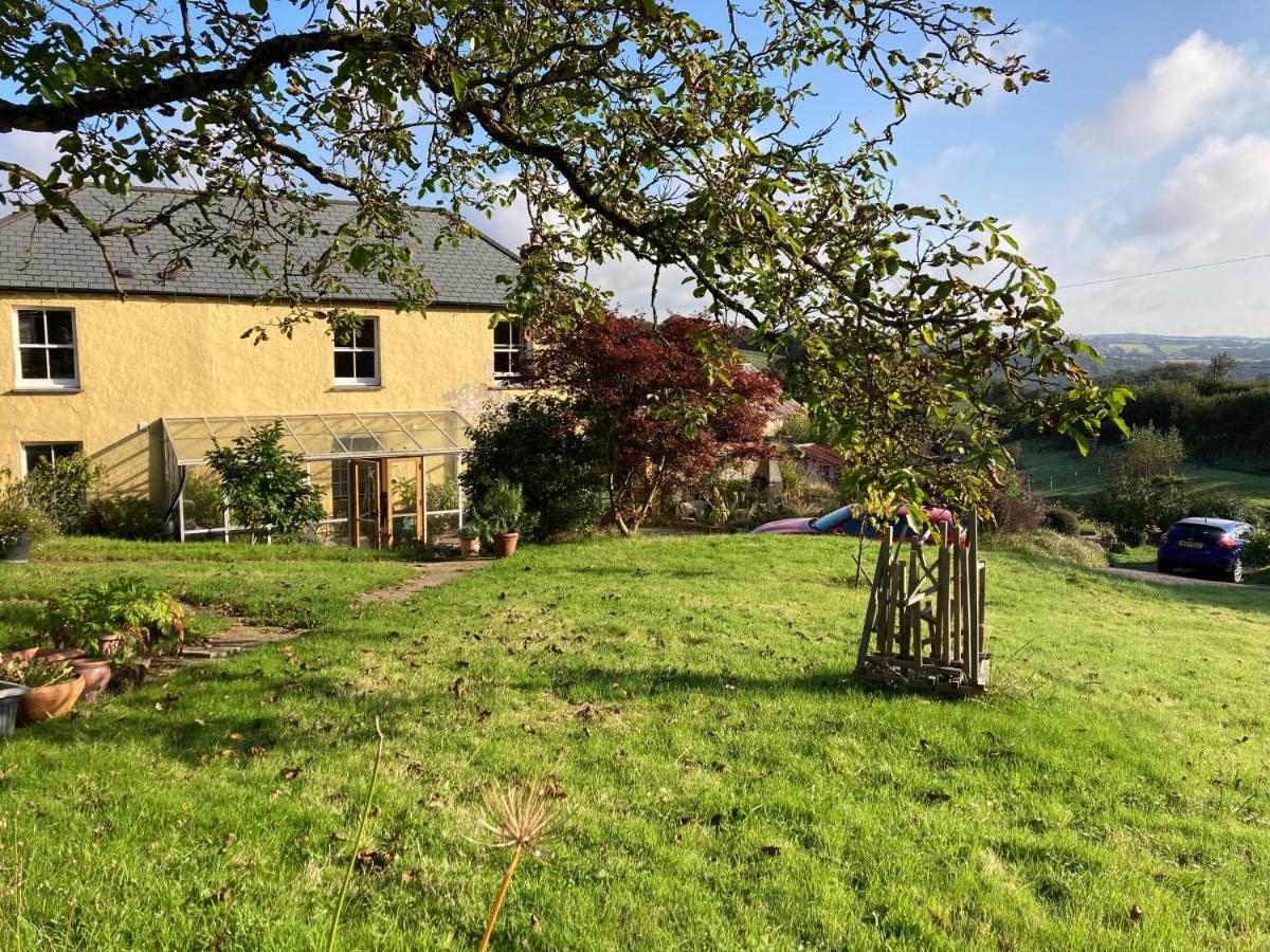 Frizenham Farmhouse Little Torrington Extérieur photo